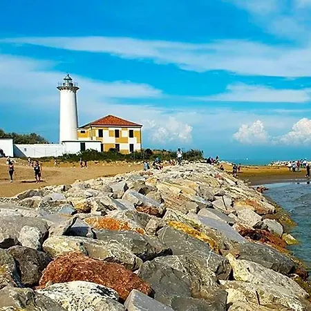 Prestige With Garden Oasis And Parking Space